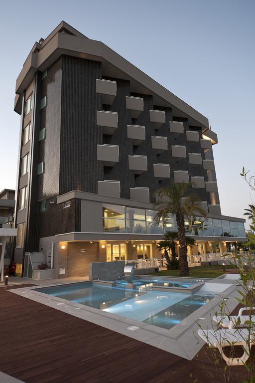 Hotel Eden Alba Adriatica Exterior foto